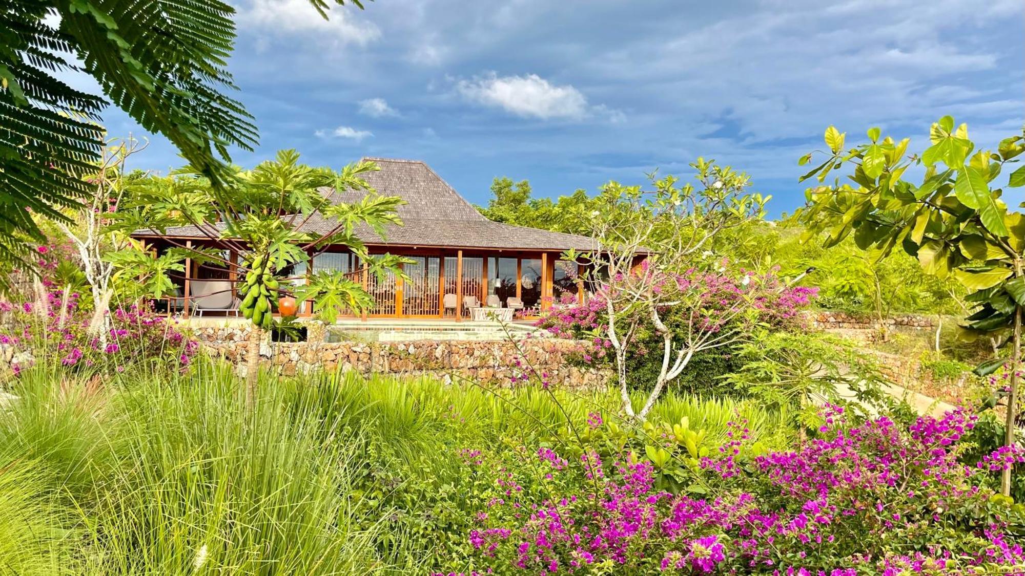 Lobster Bay Lombok Hotel Awang Екстериор снимка