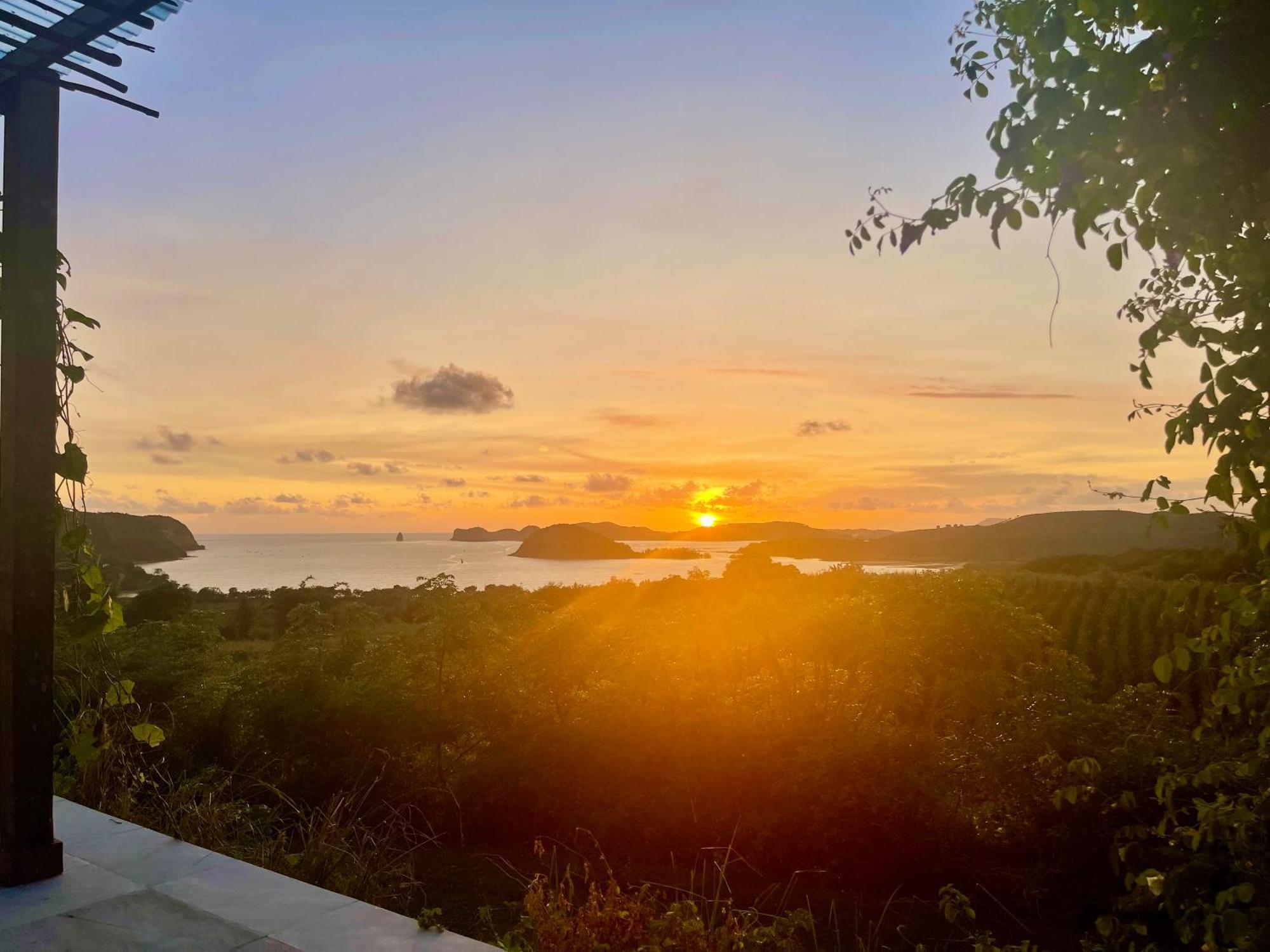 Lobster Bay Lombok Hotel Awang Екстериор снимка